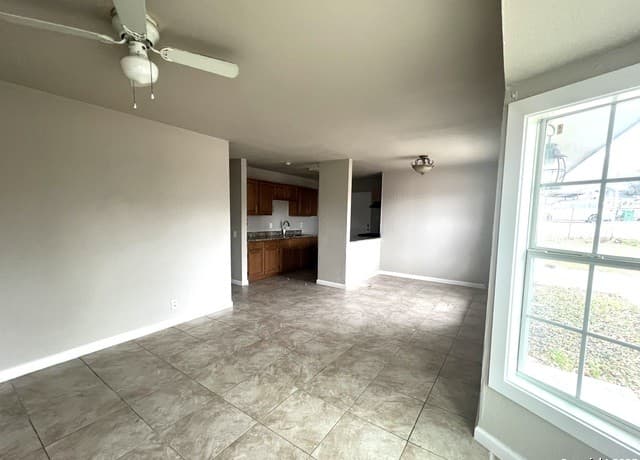 3-bedroom rental at 6214 Slate Valley in San Antonio, TX — photo 3