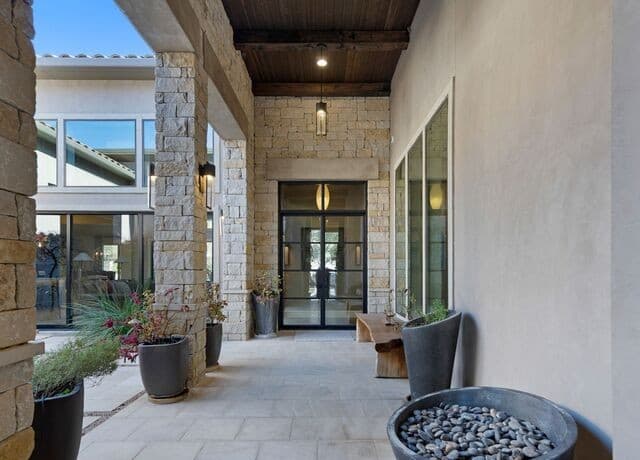 4-bedroom rental at 3915 El Chamizal in San Antonio, TX — photo 4
