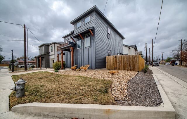 3-bedroom rental at 819 Saint James in San Antonio, TX — photo 3