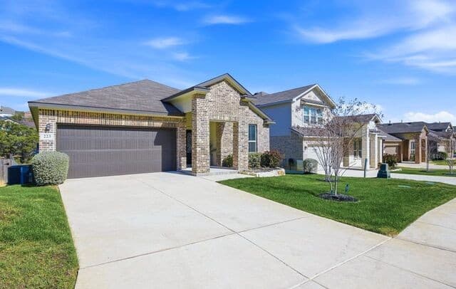 3-bedroom rental at 223 Red Rock Canyon in San Antonio, TX — photo 4