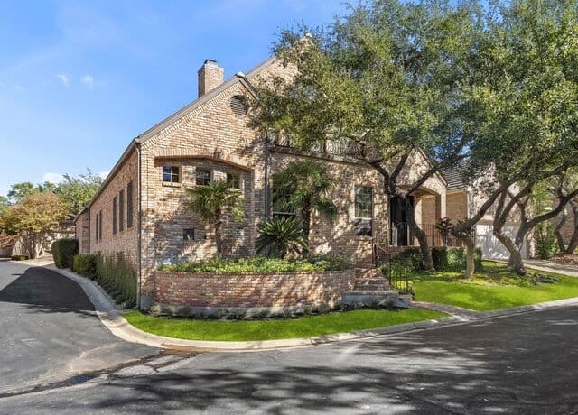 3-bedroom rental at 9 Rugby Lane in San Antonio, TX — photo 4