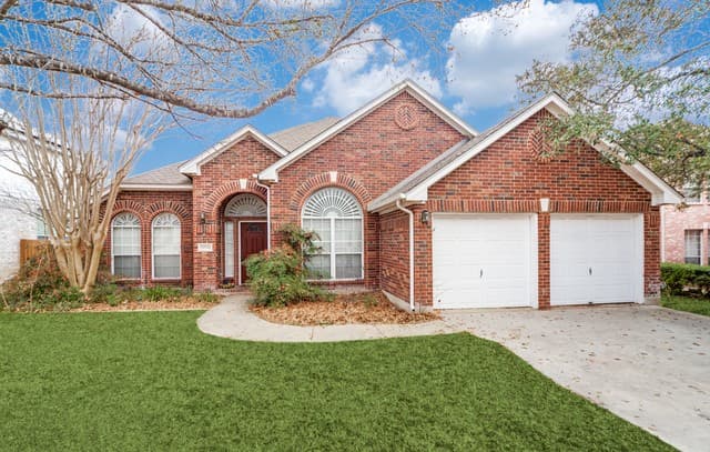 4-bedroom rental at 19534 Mill Oak in San Antonio, TX — photo 2
