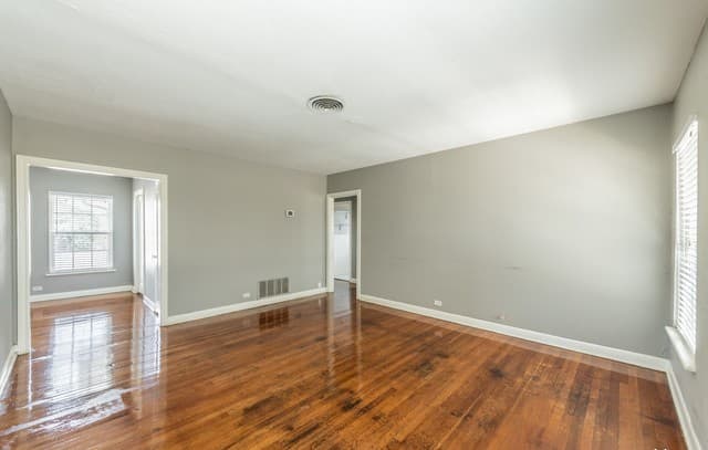 2-bedroom rental at 553 Club Dr Unit 4 in San Antonio, TX — photo 3