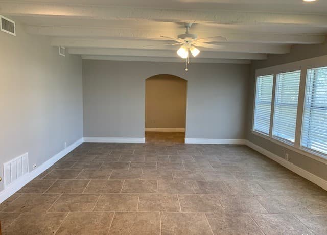 3-bedroom rental at 127 Summertime in San Antonio, TX — photo 5