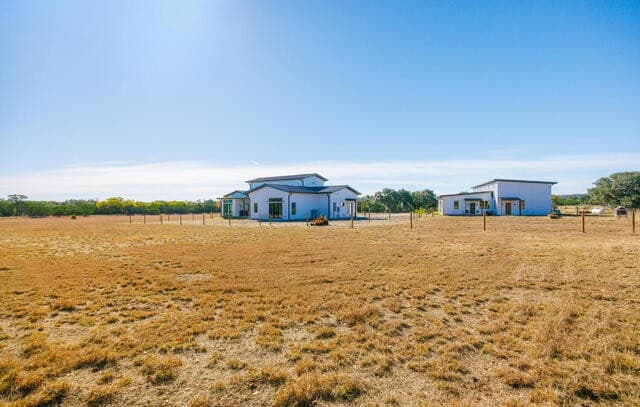 4-bedroom rental at 925 Clearwater Canyon in Bandera, TX — photo 1
