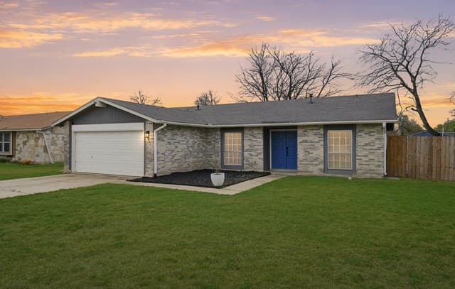 3-bedroom rental at 6926 Montgomery Dr in San Antonio, TX — photo 3