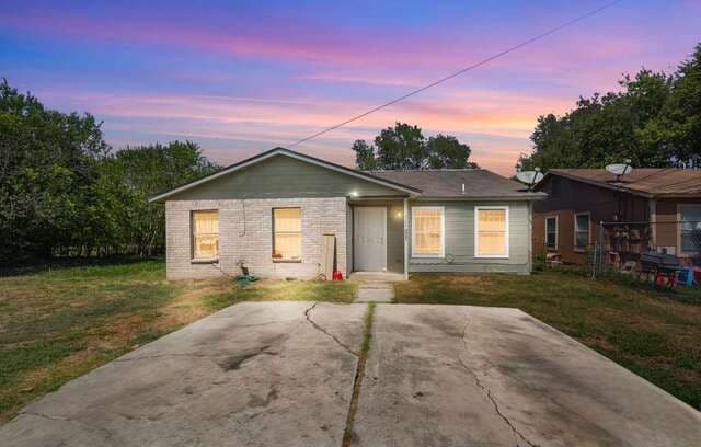 rental at 2007 E Drexel Ave in San Antonio, TX — photo 1