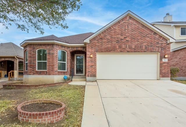 3-bedroom rental at 7815 Kings Spring in San Antonio, TX — photo 1