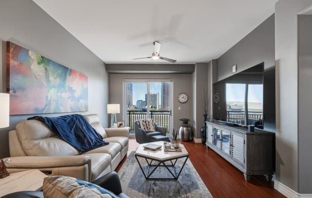 2-bedroom rental at 215 Center Unit 408 in San Antonio, TX — photo 5