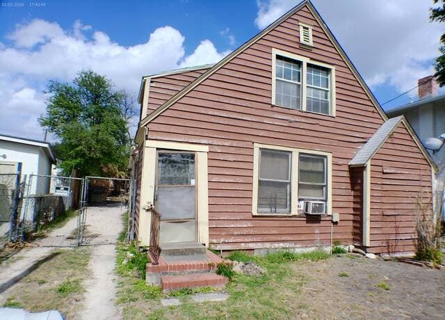 3-bedroom rental at 105 Dunning in San Antonio, TX — photo 2