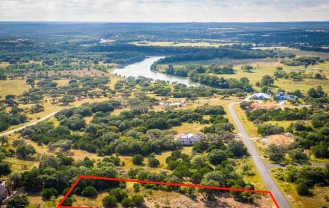rental at 523 Rio Ridge Pkwy in Spring Branch, TX — photo 1