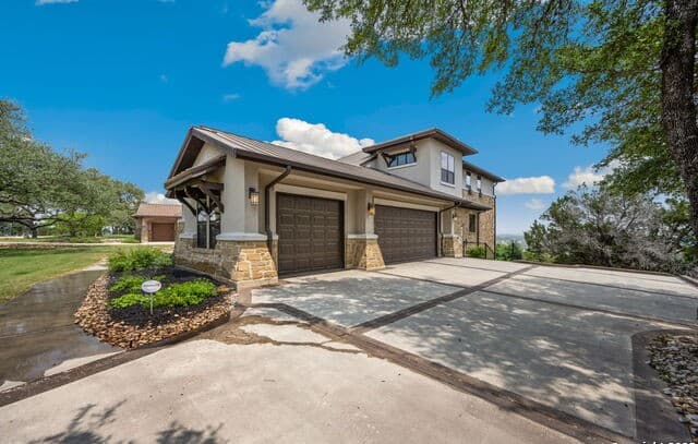 3-bedroom rental at 1078 Star Ridge in Spring Branch, TX — photo 2