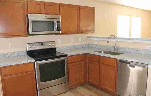 4-bedroom rental at 9703 Battle Pass in San Antonio, TX — photo 4