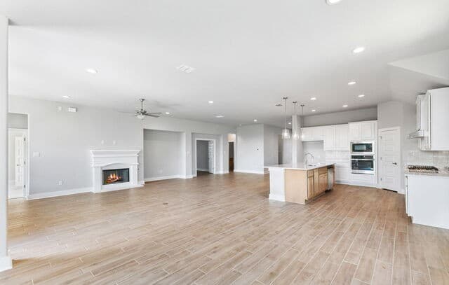 4-bedroom rental at 5223 Everly Terrace in San Antonio, TX — photo 5
