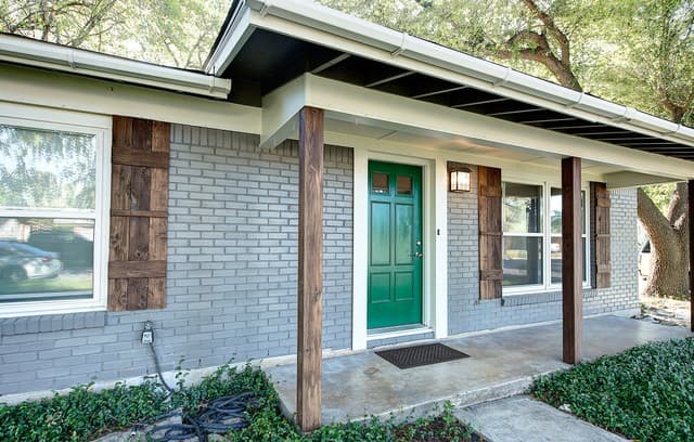 3-bedroom rental at 110 Eastley in San Antonio, TX — photo 2