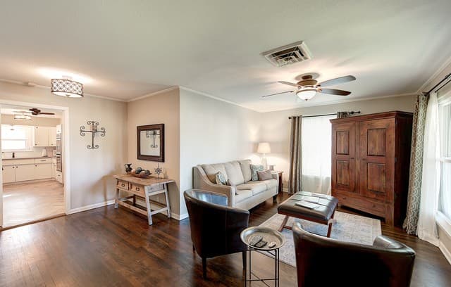 3-bedroom rental at 110 Eastley in San Antonio, TX — photo 3