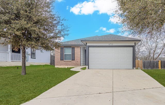 3-bedroom rental at 6711 Dragon Tooth in San Antonio, TX — photo 1