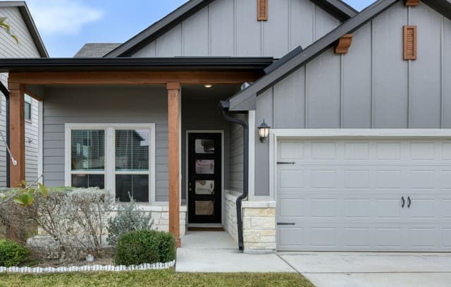3-bedroom rental at 4807 Night Herder in St Hedwig, TX — photo 2