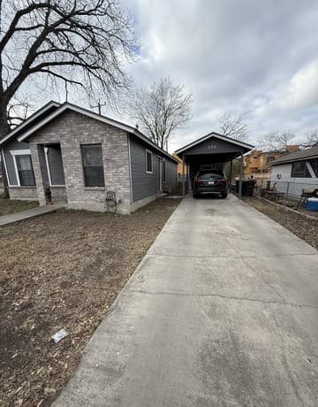 3-bedroom rental at 532 Montana in San Antonio, TX — photo 3
