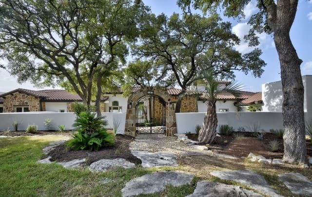 4-bedroom home for sale at 202 Waterstone Pkwy in Boerne TX