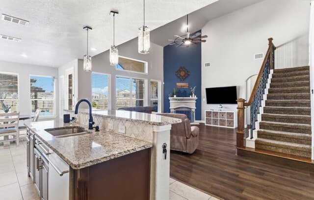 4-bedroom rental at 9611 Bow Willow in San Antonio, TX — photo 2