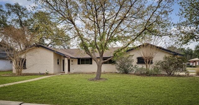 Home for sale at 602 Moorside in Windcrest, TX — photo 3