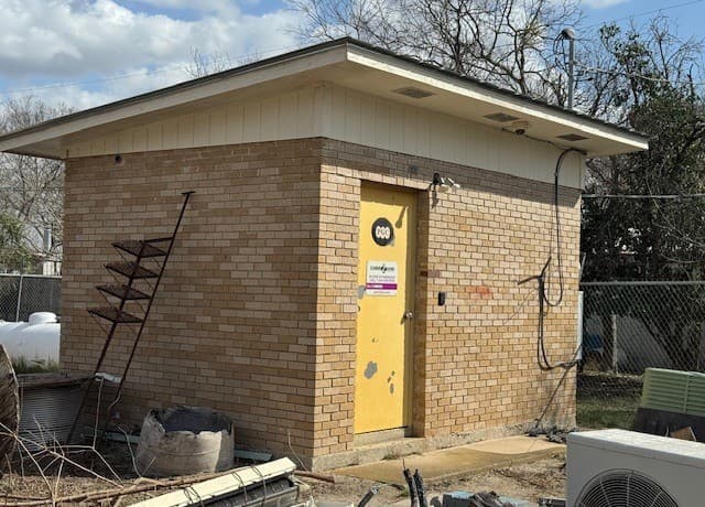rental at TBD E Street in Comfort, TX — photo 1