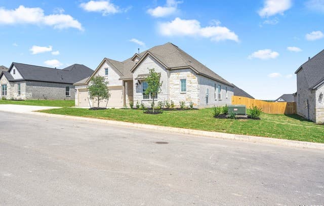 4-bedroom rental at 322 Lawrence Drive in Castroville, TX — photo 2