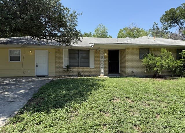 3-bedroom rental at 4907 Seabreeze Dr. in San Antonio, TX — photo 1