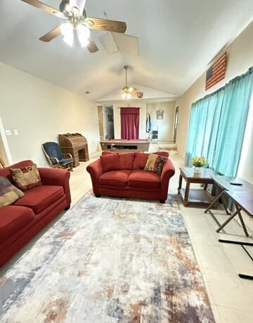 3-bedroom rental at 114 6th in Natalia, TX — photo 5