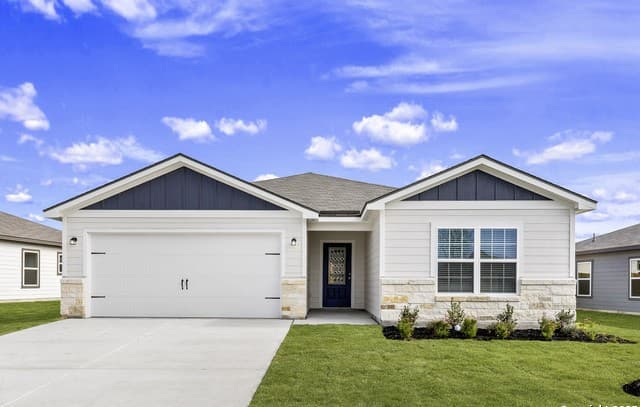 4-bedroom rental at 16170 Farmer in Lytle, TX — photo 1