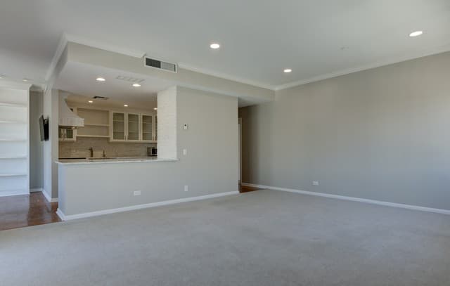 1-bedroom rental at 4001 N New Braunfels Unit APT 204A in San Antonio, TX — photo 3