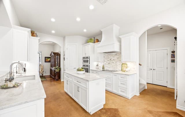 4-bedroom rental at 541 Saxet Trl in Spring Branch, TX — photo 2