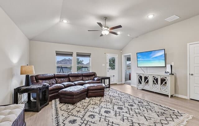 3-bedroom rental at 5714 Igneous in San Antonio, TX — photo 2