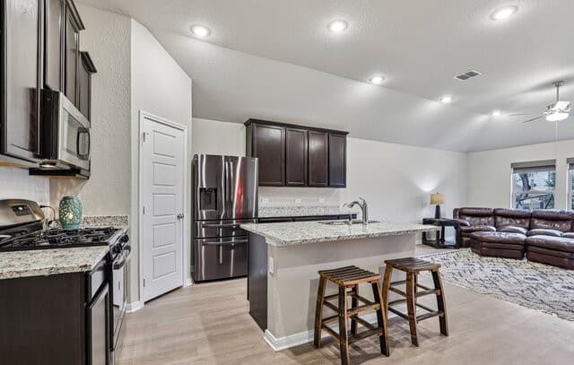 3-bedroom rental at 5714 Igneous in San Antonio, TX — photo 5