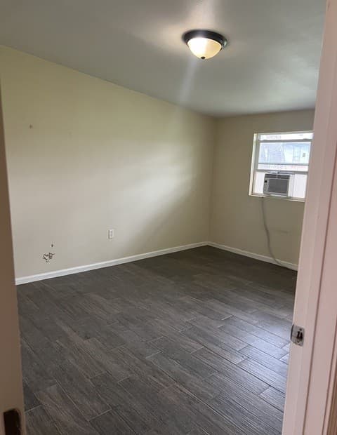 2-bedroom rental at 4419 N Hein Unit 3 in San Antonio, TX — photo 5