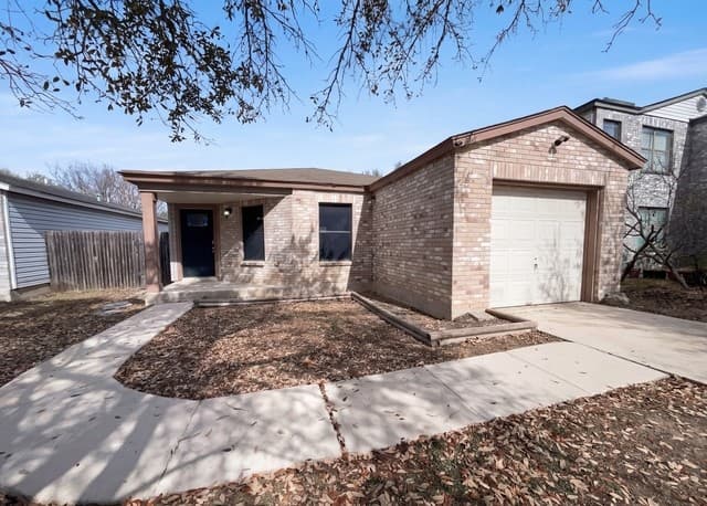 3-bedroom rental at 3741 Candlebluff in San Antonio, TX — photo 1