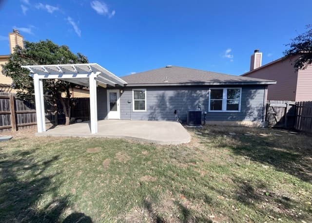 3-bedroom rental at 20503 Liatris in San Antonio, TX — photo 5
