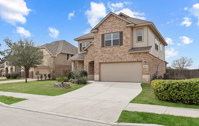 3-bedroom rental at 10443 Monicas Creek in Schertz, TX — photo 2