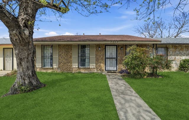 3-bedroom rental at 7233 Glen Bay Dr in San Antonio, TX — photo 1