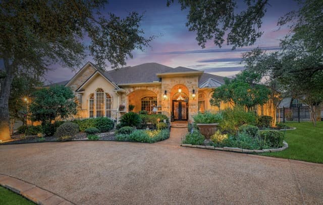 3-bedroom rental at 1700 Frontier in Spring Branch, TX — photo 1