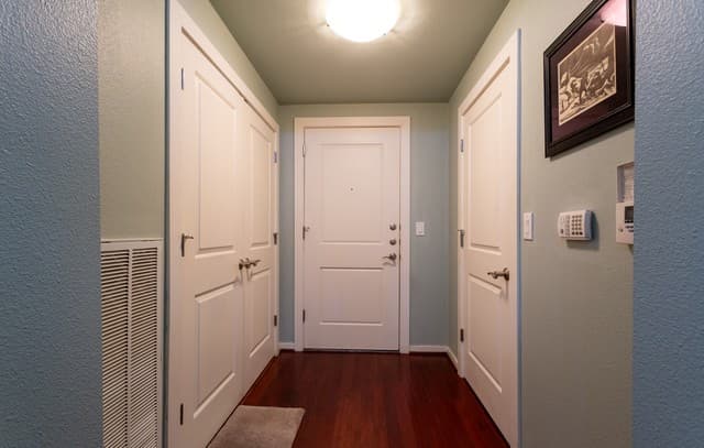 2-bedroom rental at 7342 Oak Manor Unit 7109 in San Antonio, TX — photo 4
