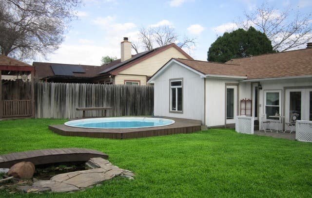 3-bedroom rental at 7911 Forest Cabin in Live Oak, TX — photo 2