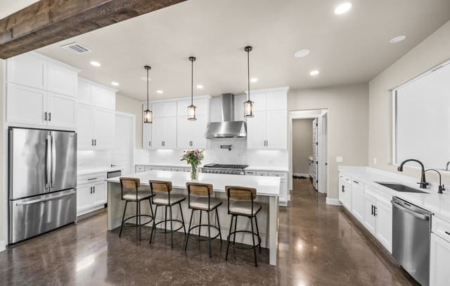 4-bedroom rental at 104 Juniper Ln in Boerne, TX — photo 3