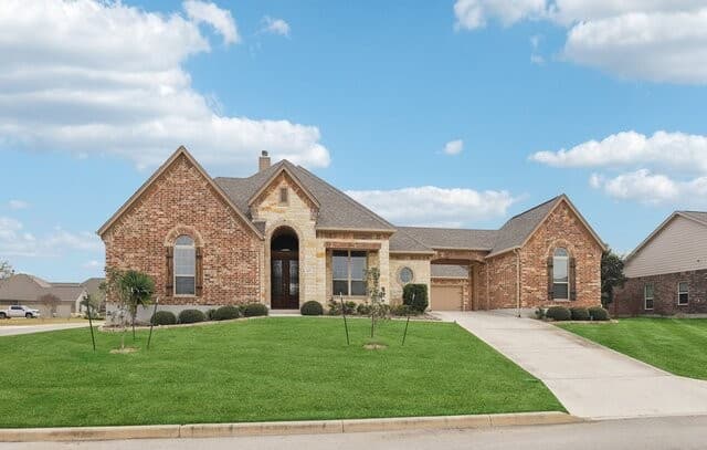 4-bedroom rental at 117 Texas Bnd in Castroville, TX — photo 1