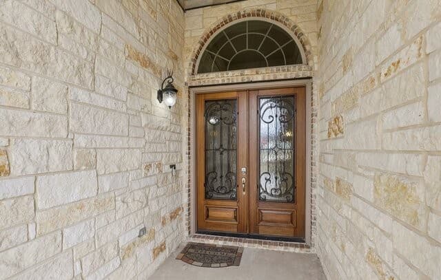 4-bedroom rental at 117 Texas Bnd in Castroville, TX — photo 4
