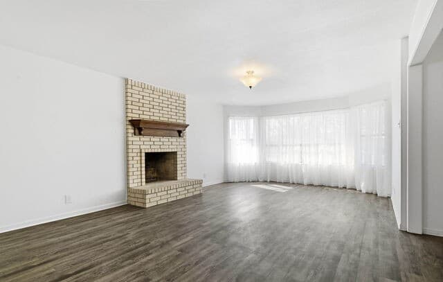 4-bedroom rental at 508 Crouch Ave in Devine, TX — photo 5