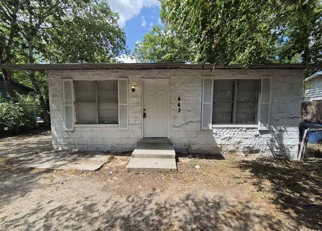 3-bedroom rental at 443 Bundy in San Antonio, TX — photo 1