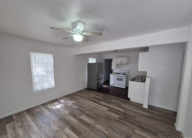 3-bedroom rental at 443 Bundy in San Antonio, TX — photo 2