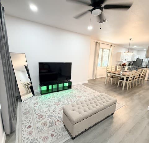3-bedroom rental at 829 E Drexel Ave in San Antonio, TX — photo 3
